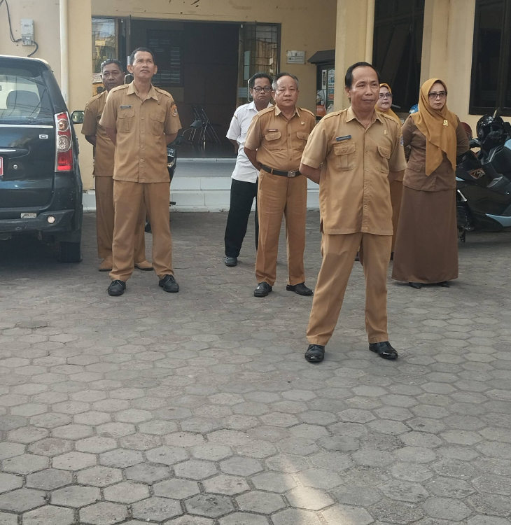  Pelaksanaan Apel Pagi yang di ikuti oleh Seluruh ASN dan Tenaga Kontrak Kelurahan Selumit Pantai